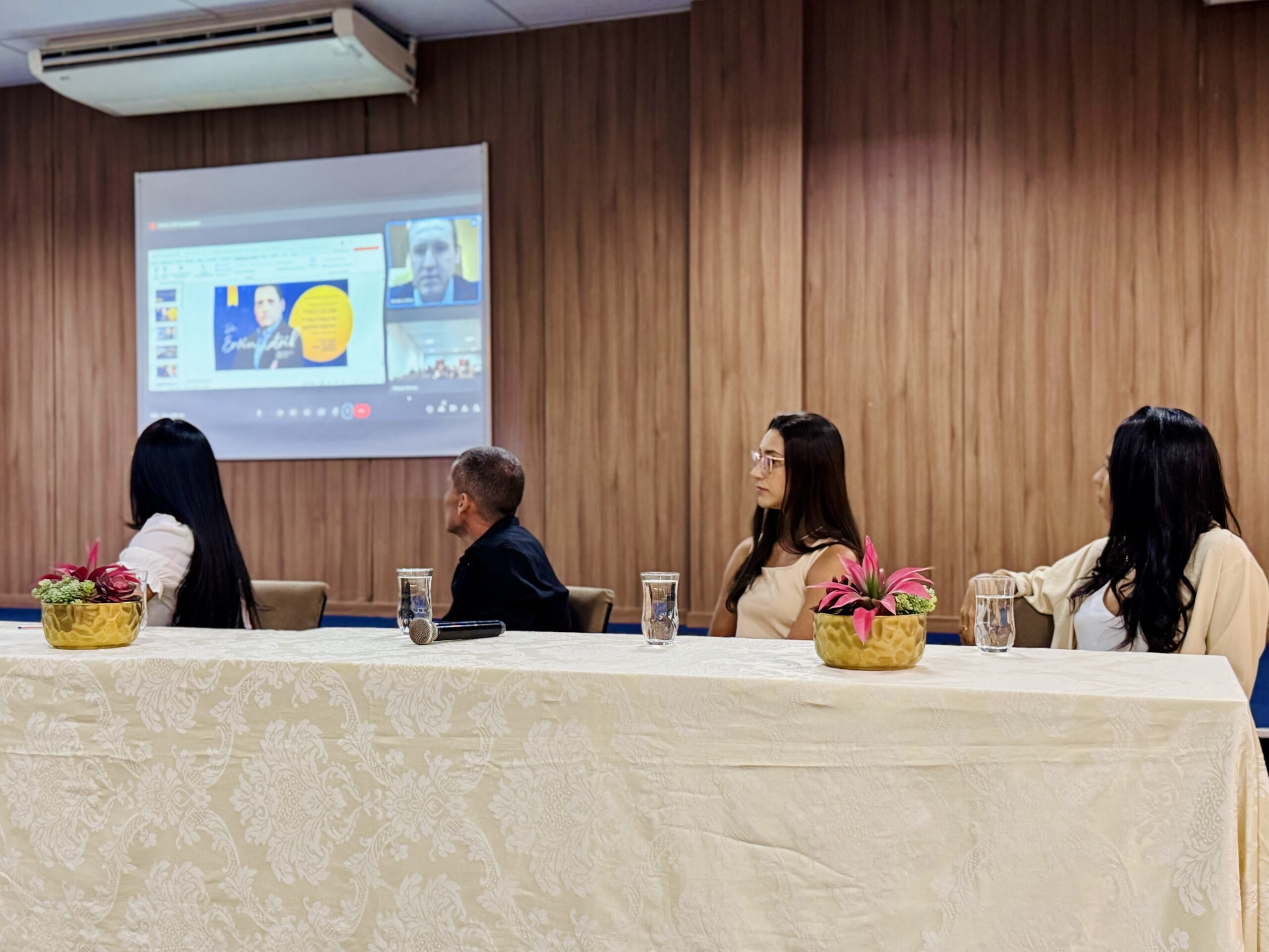 Evento na FARESI promove reflexão sobre saúde mental e valorização da vida