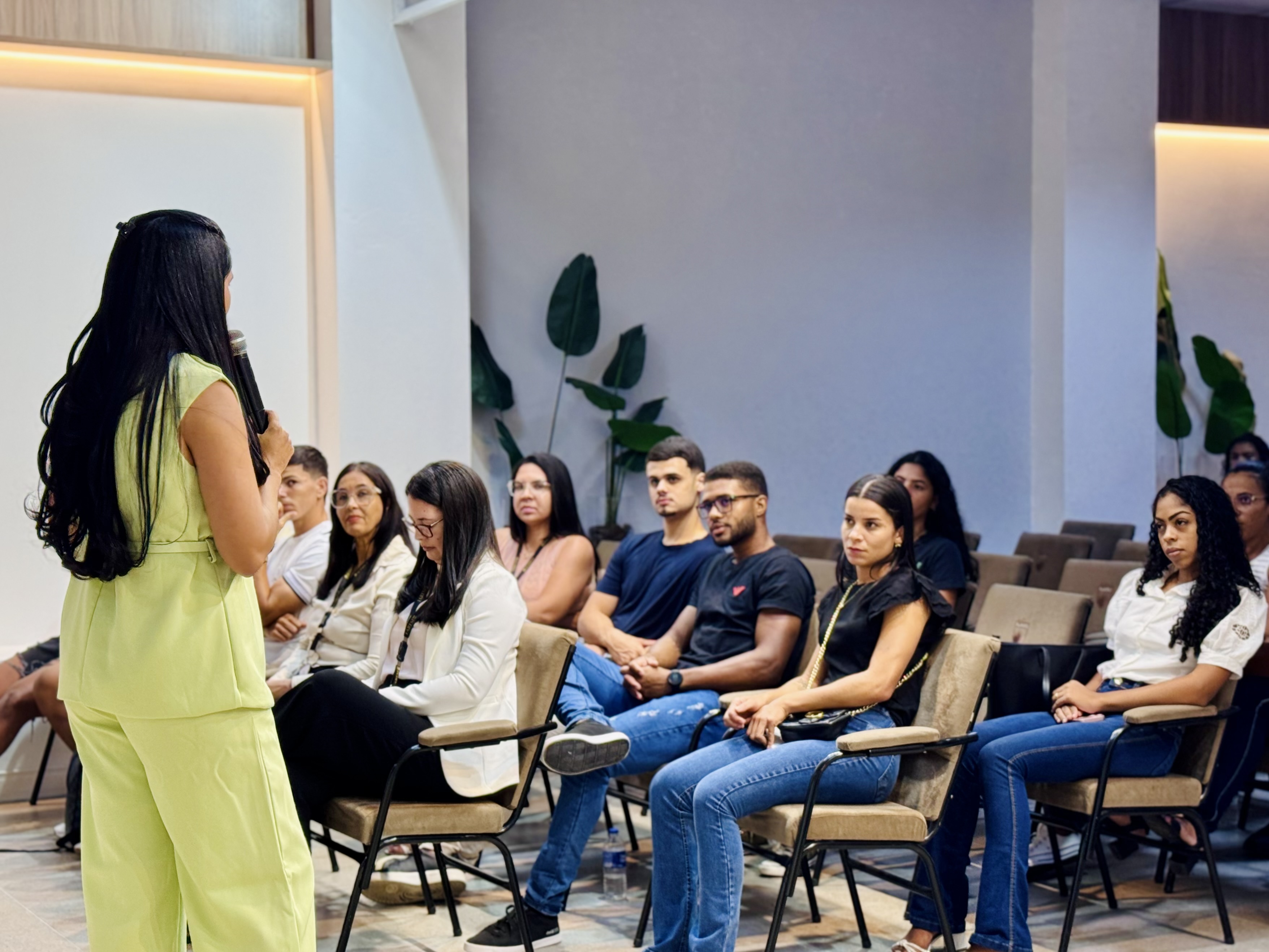 Aula Magna sobre Saúde Integrada na FARESI debate a promoção da qualidade de vida e do bem-estar.